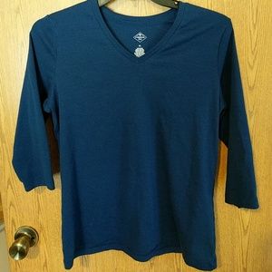 V-neck tee
